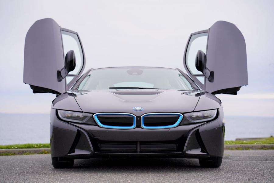  BMW i8 (I12) 2014 года  (NA) (фото 20 из 23)